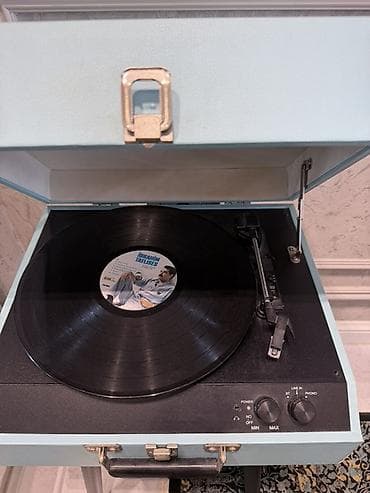Спорт и хобби: Vinil pleyer – retro dizaynlı, çamadan tipli model (açılıb‑bağlanan — 7