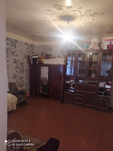ağdaşda ev: Ev Xaçmaz şəhər s.qurbanov küç.4 mertebeler terefde yerləşir aylıq — 10