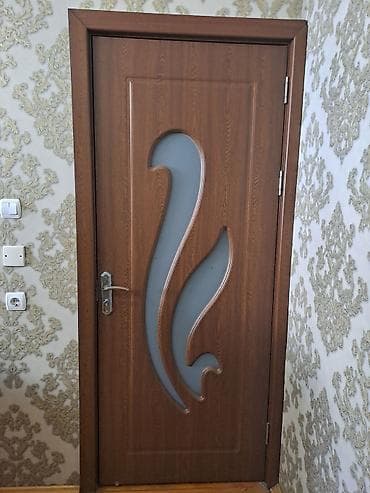 qapi: MDF qapı – dekorativ şüşəli model - Material: MDF (ağac teksturalı — 1