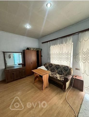 Həyət evi alıram: 1 otaqlı həyət evi – studiya tipli plan - Geniş bir otaq: yataq və — 2