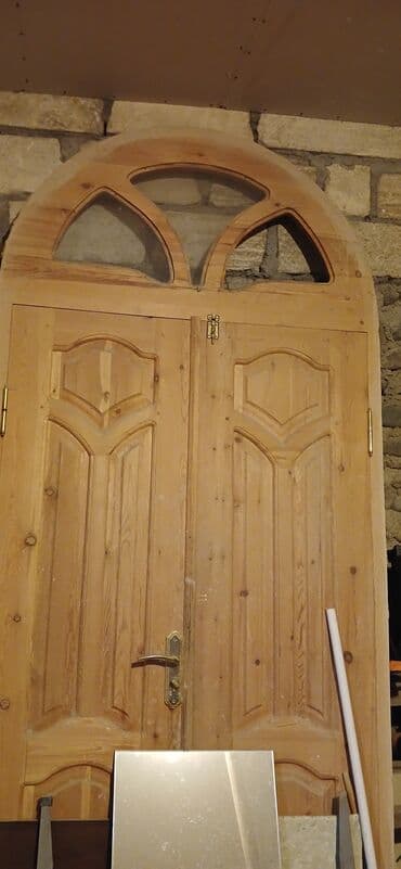 Qıpıya lak dəyməyib çərçivəli ruçkalı aynalı satılır. 2 atğlıdır