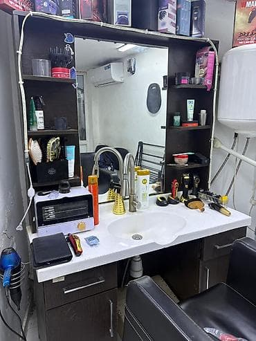 kunc masası: Peşəkar bərbər avadanlığı – tam kamplekt - Geniş güzgülü, rəfli — 1