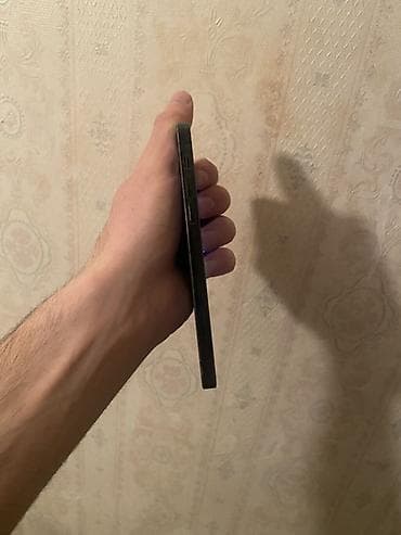 iphon 5 s: IPhone 12 Pro, Göy, Face ID — 3