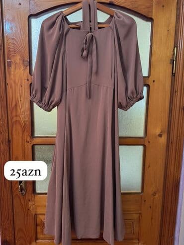 Toy paltarları və aksesuarları: Qadın və kişi geyimləri – seçmə modellər 1) Qara kapüşonlu şişmə — 3