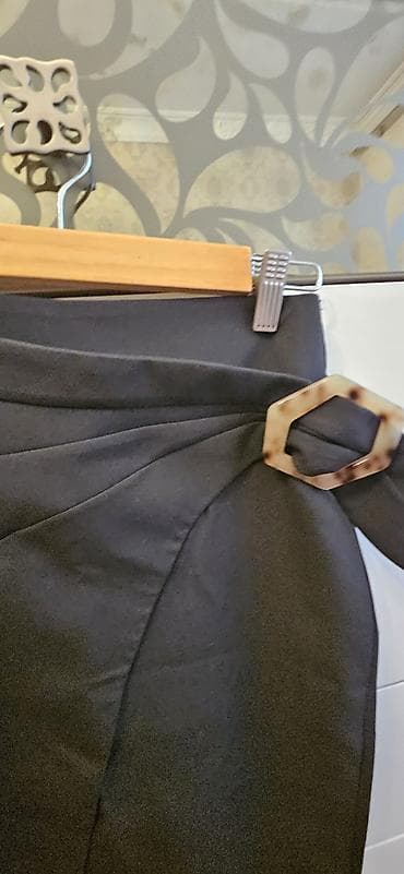 Love Republic yubka - Model: asimmetrik kəsimli, öndən qatlana dizayn