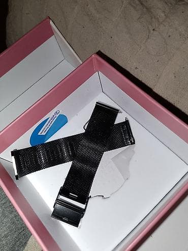 s2000 smart watch: Ağıllı saat – dairəvi qara korpuslu model Xüsusiyyətlər: - Dairəvi — 2
