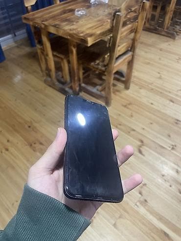 ipad 10 cu nesil: IPhone 11 Pro, Space Gray, Face ID — 5