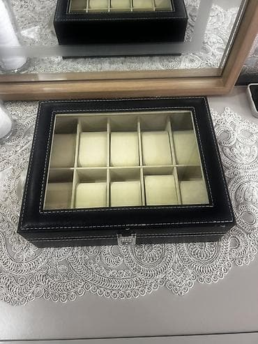 Saat qutusu – 10 bölməli - Material: qara rəngli ekodəri üzlük, ağ — 1