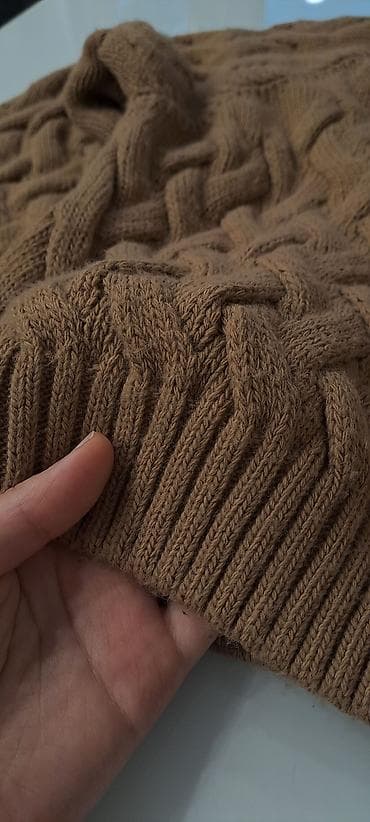 xəz qadın koftaları: Qadın sviteri – toxunma hörgü naxışlı, qum-bej rəng. - Model: dairəvi — 4