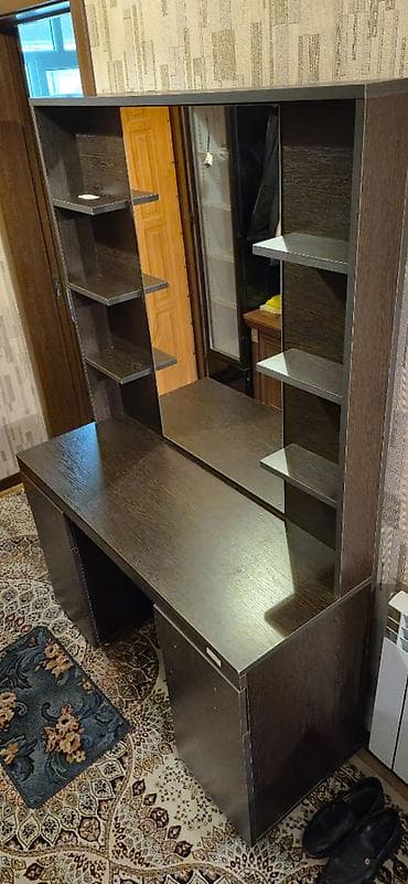 berber mebeleri: Yeni mebeldi istifadə olunmayıb 2ədəd güzgülü bərbər mebelidi — 6