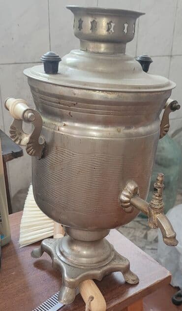 samovari: İşlənmiş Elektrik Samovar, 5 l, Pulsuz çatdırılma — 2