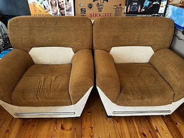 Salon, tibbi kreslolar: Kreslo 50 azn Stullar her biri 20 azn Məhsul: 2 ədəd yumşaq kreslo + — 2