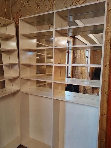 Künc üçün açıq vitrin/raf sistemi - Material: laminat/MDF əsaslı ağ — 3