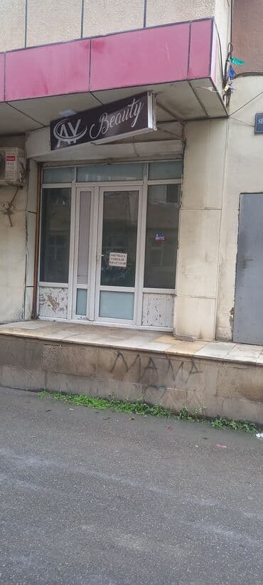 obyekt salon: Gözəllik salonu üçün nəzərdə tutulmuş bu dəstə işıqlı makiyaj masası — 1