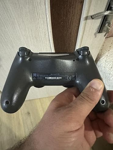 micro qulaq: Sony PlayStation DualShock 4 simsiz oyun pultu - Rəsmi Sony PS4 — 2