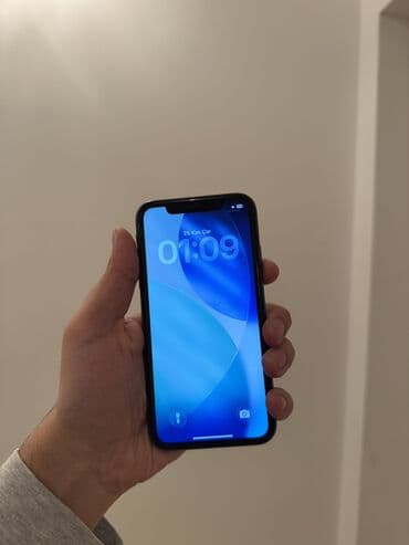 Powerbanklar: IPhone 11, 128 GB, Jet Black — 1