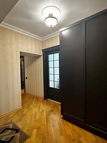 xirdalanda tecili satilan evler: Bakıxanov qəs., 2 otaqlı, Yeni tikili, m. Qara Qarayev, 82 kv. m — 7