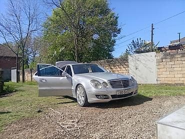 Mercedes-Benz E 280: 2.8 l | 2007 il Sedan