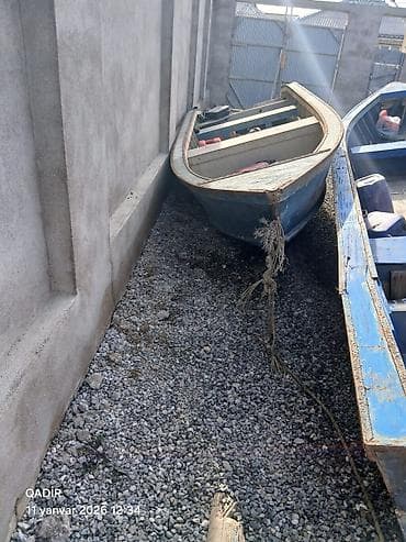 qanli el sekilleri: Taxta balıqçı qayığı - Korpus: klassik taxta konstruksiya, V formalı — 2