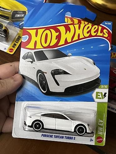 catir: Hot Wheels kolleksiya dəsti – 1:64 miqyaslı die-cast modellər — 4