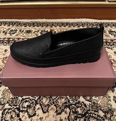 Derimod, Ölçü: 40, rəng - Qara, Yeni