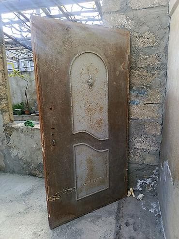 bayraq sekili: Dəmir qapı Eni 1 uzunluğu 1.95 dir - Material: qalın metal/dəmir — 4