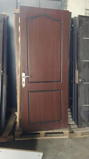 MDF Avropa qapıları yaxşı vəziyyətdədir çərçivə zamok usdunde