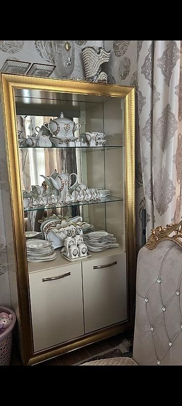 Komod, Kredit yoxdur