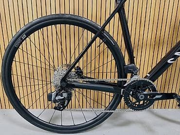 2 teker velosiped: Canyon yol velosipedi – qara rəng, aero xəttli alüminium/karkas — 3