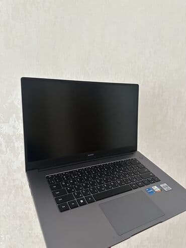 Tavalar: Intel Core i5, 15.6 " — 2