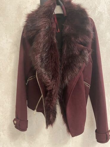 Baş geyimləri: Куртка в идеальном состоянии. Носилась 2 раза на мероприятия в — 2