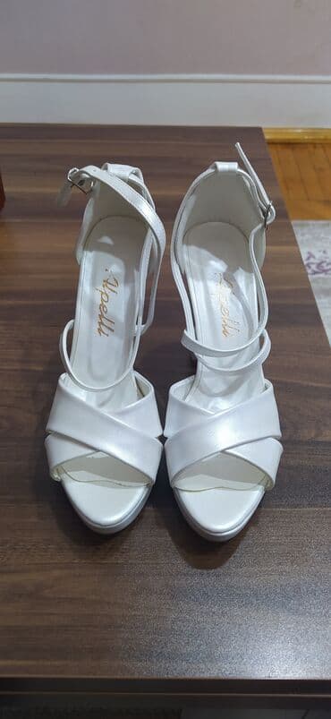 Ölçü: 37, rəng - Ağ, Yeni