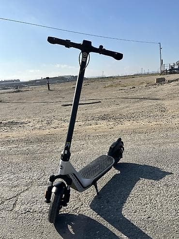 İşlənmiş Elektrik samokat 10", 351 - 500 Vt, 26 - 35 km/s, Ünvandan götürmə