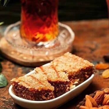 şəki şirniyyatları: 🏞️ Şəki halvası 🫖 Super dad 😋 Orijinal məhsul. Fındıqlı : 500 qr 📢 — 4