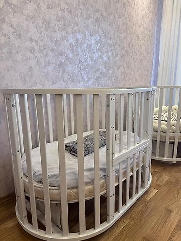 avanqart mebeller: Ağ rəngli oval uşaq beşiyi Çox az işlənib. 400 manata almışıq. Yığılıb — 4