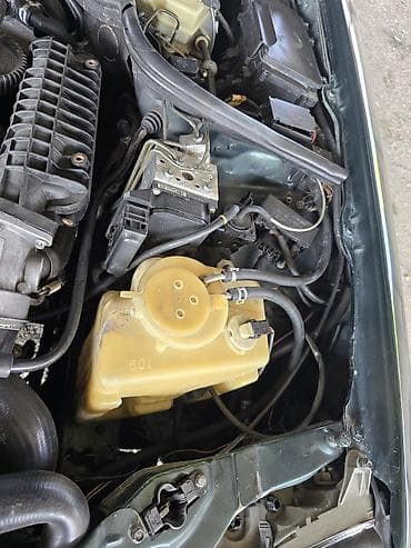 opel vectra b: Mercedes-Benz 270: 2.7 l | 2000 il Sedan — 10