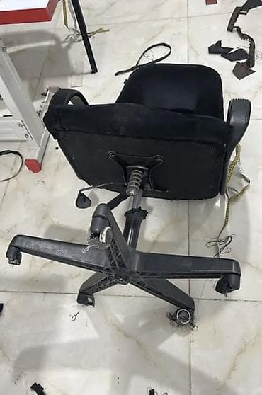 demir qapi seyf: Təkərli, Qolları tənzimlənmir, Parça — 1