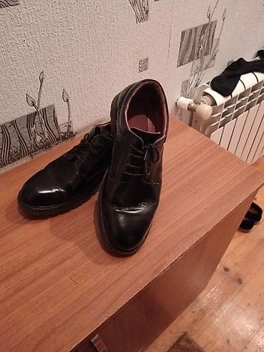 ayaqqabi: Klassik kişi ayaqqabısı – qara rəng, bağcıqlı model. - Material — 7