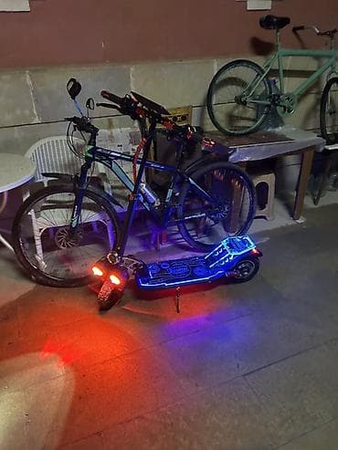 LED işıqlı elektrik skuteri - Güclü ön və arxa projektorlar: gecə