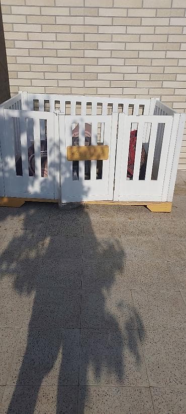 Uşaq üçün beşik satilir.Yaxsi veziyyetdedir.Qiymet razilasma yolu ile