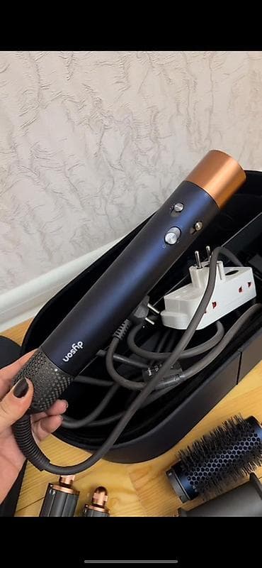 Su qızdırıcı kranlar: Dyson Airwrap saç formalaşdırma seti Xüsusiyyətlər: - Güclü əsas — 3