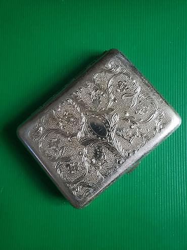 Şəxsi əşyalar: SSSR istehsalı portsiqar. - Material: metal korpus, gümüşü rəngdə. - — 1
