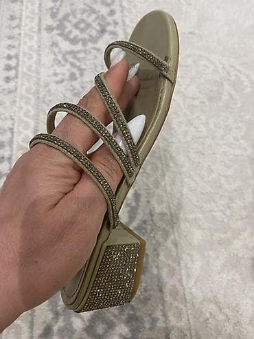 adidas forum: Tamido Collection markasına aid qadın sandaleti. Bu sandaletin dizaynı — 3