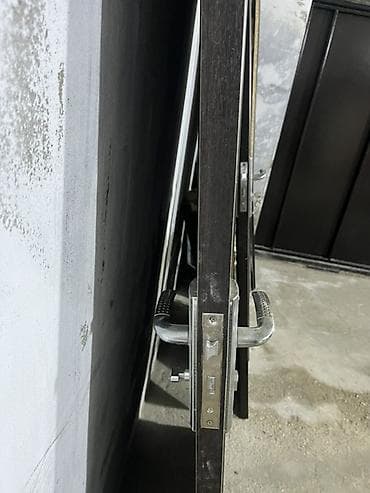 Строительные леса: Məhsul: Daxili otaq qapıları (2 ədəd dəst) Xüsusiyyətlər: - Rəng — 4