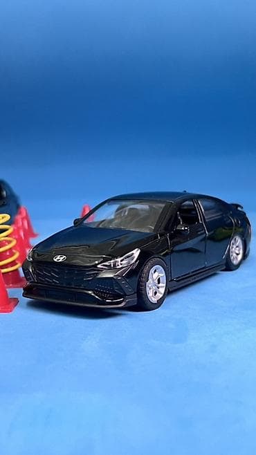 suktur: Hyundai Elantra die-cast model avtomobil - Miqyas: təxmini 1:32–1:36 — 1