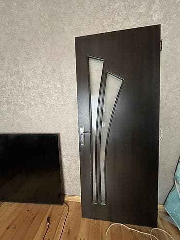 xonca qapilar: Otaq qapısı satılır 2 ədəd qraqları üçün taxtalar falan hər şeyi var — 5