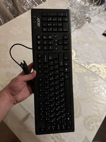 Acer USB klaviatura - Tam ölçülü dizayn: tam rəqəm bloku, funksional