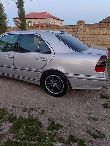 mercedes güzgü: Mercedes-Benz C-Class: 1.8 l | 1998 il Sedan — 2