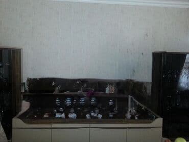 stol ucuz: Yemək masası dəsti, dörd oturacaqlı masadan ibarətdir. Dəst taxta — 1