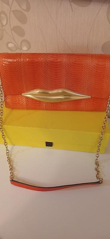 Narıncı rəngli zəncirli qadın çantası - Material: Timsah/ilan naxışlı
